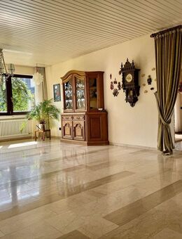 Licht, Raum & Lebensfreude - freistehendes Einfamilienhaus mit Wintergarten in Gärtringen- Rohrau! - Gärtringen