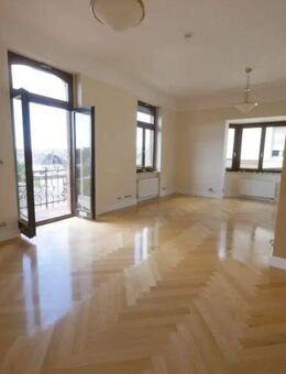 Wiesbaden-Nordost - Stilaltbau, Fernblick aus den Erkern - Wiesbaden