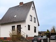 Charmantes Haus auf großem Erbpachtgrundstück: Idyllisches Wohnen in freundlicher Nachbarschaft - Gifhorn