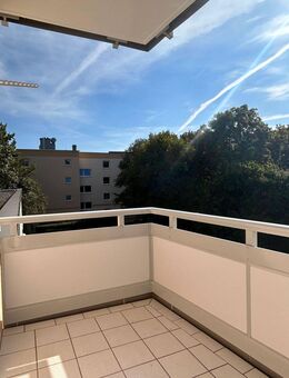 Wunderschöne 3-Zimmer-Wohnung in München-Moosach / Erstbezug nach Generalsanierung - München