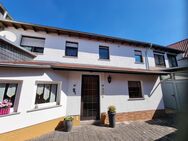 Einfamilienhaus mit ausbaufähiger Einliegerwohnung und praktischem Nebengelass - Querfurt