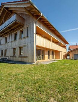 Erstbezug! Hochwertige Gartenwohnung mit ca. 90 m² Gartenanteil in ruhiger Lage - Amerang