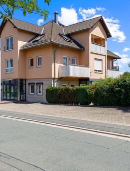 MFH mit 4 vermieteten Wohnungen und großzügigen Büroflächen, Preis Verhandlungsbasis! - Oberkotzau