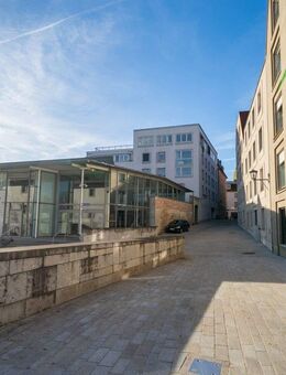 Möblierte Dachterrassenwohnung in zentraler Innenstadtlage nahe der Donau - Regensburg