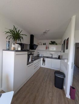 Nachmieter werden für 4-Zimmer-Wohnung und passende Einbauküche übernehmen! - Magdeburg