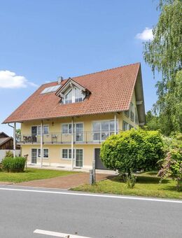 Großes, gepflegtes Zweifamilienhaus in ländlicher Idylle mit vielfältigen Nutzungsmöglichkeiten! - Schöllnach