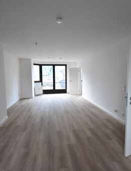 Krefeld City! Renoviertes & bezugsfreies Großraum-Apartment - Krefeld