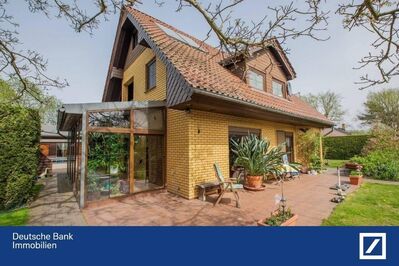 Idyllisches Einfamilienhaus mit Pool und Nebengebäude in Oranienburg