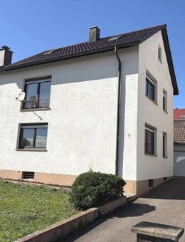 Charmante Doppelhaushälfte mit Ausbaureserve und großzügiger Garage! - Sindelfingen