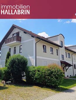 gemütliche 2-Zimmer-Eigentumswohnung im Dachgeschoss mit Balkon, Tiefgarage u. Kfz-Stellplatz - Bayerbach