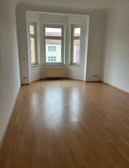 möblierte WG-geeignete, helle 3-Zimmer-Wohnung mit Balkon - Chemnitz