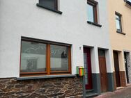 Perfekt für Familien: Haus mit tollem Moselblick, Balkon und Garten 1.250 € VB - Klotten
