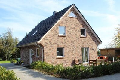 Gemütliches Familienhaus im klassischen Stil Neubauplanung - Niedrigenergiehaus mit Wärmepumpe