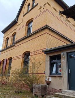 Historisches Flair trifft moderne Nutzung - Ehemaliges Bahnhofsgebäude mit Charakter - Zörbig