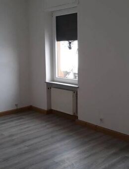 Sulzbach: bezugsfertige, renovierte 3-ZKB (ca. 80qm) in ruhigem 2-FH - Sulzbach (Saar)