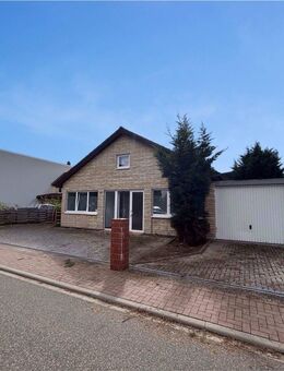 Wohnen und Arbeiten vereint: Einfamilienhaus mit Bürogebäude in Rödersheim-Gronau - Rödersheim-Gronau