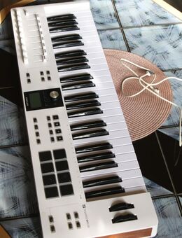 Arturia Essential KeyLab MK49 – MIDI USB Controller Keyboard - Egg (Günz)