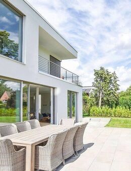 Lichtdurchflutete Architektenvilla in bester Lage von St. Jürgen, fußläufig zu Wakenitz und UKSH! - Lübeck