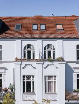 Hochwertig saniertes 1-Zimmer-Apartment mit Echtholzboden, Terrasse & hochmoderner Therme - Berlin