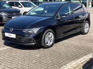 VW Golf VIII Life 1.0 eTSI DSG Navi Pano Kamera - Wesel