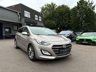 Hyundai i30 cw bluePremium Navi/Xenon/Leder/Pano/RFK/AHK - Bottrop