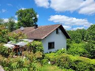 MANNELLA *Mit Waldblick* Ein- bis Zweifamilienhaus in absolut ruhiger Naturlage - Beltheim
