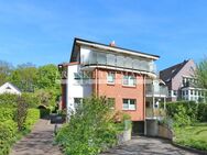 Gepflegte Wohnung mit Balkon, Garten und Tiefgaragen-Stellplatz in Hamburg-Volksdorf - Hamburg