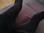 Socken getragen von einen Mann und pinkel Videos - Hamburg