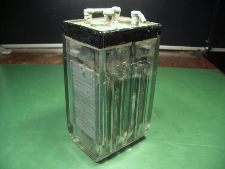 alter Glas Varta Bleiakku Batterie aus den 30ern - Oberhaching