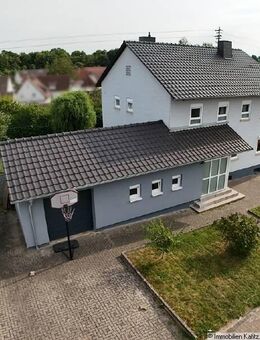 Modernisiertes Einfamilienhaus mit tollem Grundstück - Sembach