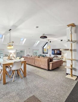 Düren Niederau - Aufwendig modernisiertes Zweifamilienhaus in begehrter Lage - Düren