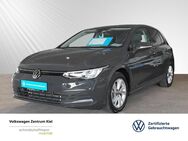 VW Golf, 1.0 Life eTSI, Jahr 2023 - Kiel