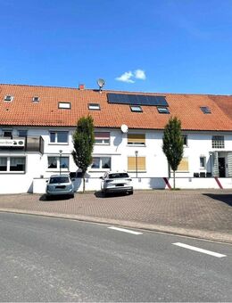 Eindrucksvolles Mehrfamilienhaus mit ehemaligem Gasthaus auf parkähnlichem Grundstück - Dassel