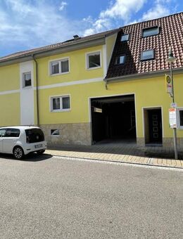 Stattliches Zweifamilien-Doppelhaus mit Sauna & Swimmingpool in Gosbach! - Bad Ditzenbach