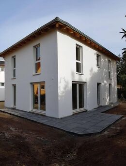 großes EFH in mit sonnigem Ausblick - Oberasbach