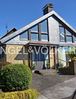 Großzügiges Einfamilienhaus mit Sonnenterrasse und Veranda - Remscheid