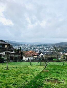 Ruhig gelegenes Haus mit 3 Wohnungen am Waldrand mit Panoramablick - Herborn (Hessen)