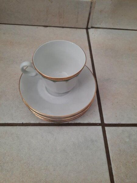 Bavaria Geschirr 6 Teile mit Goldrand Tasse 5 Unterteller - Essen