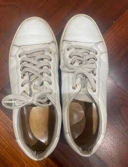 Getragene Sneaker - Buxtehude Zentrum