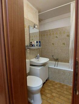 2 Zimmerwohnung, Balkon, PKW-Stellplatz, Keller... - Marburg