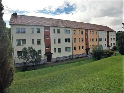 Im Grünen gelegene 3-Raum-Wohnung mit Stellplatz und Garage in Eckhardtshausen