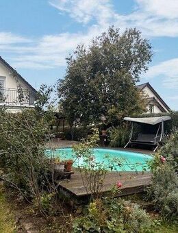 Charmantes Einfamilienhaus mit Kamin, Terrasse und Pool - Leipzig