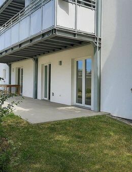 Frei! ! EG-Wohnung, großer Garten, 2 Garagen, energieeffizient saniert! - Werder (Havel)