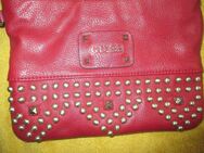 Silber- Nieten * Leder- Imitat * Fransen * Umhänge * Hand- TASCHE * CLUTCH "GUESS" Original * rot * - Riedlingen