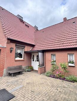 HORN IMMOBILIEN ++ Neubrandenburg Doppelhaushälfte in guter Lage und mit großem Grundstück - Neubrandenburg