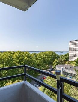 Dieser Ausblick könnte Ihrer sein! Möblierte 1-Zi-Wohnung am "Großen Plöner See" sucht neue Bewohner - Plön