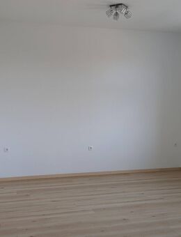 Helle 2-Raum-Wohnung zentral in Burgstädt zu vermieten! - Burgstädt