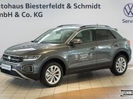 VW T-Roc, 1.5 TSI Life, Jahr 2024 - Wedel