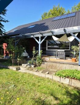 Freistehendes Einfamilienhaus mit Einliegerwohnung und viel Platz für Kinder - Altdorf (Nürnberg)