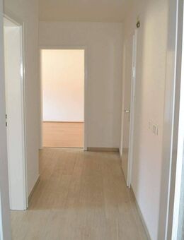 Renovierte 2-Zimmerwohnung mit sonniger Loggia in Nürnberg-Fischbach - Nürnberg